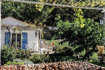 Gîte pour 8 personnes, avec jardin et jacuzzi, animaux acceptés à Courniou