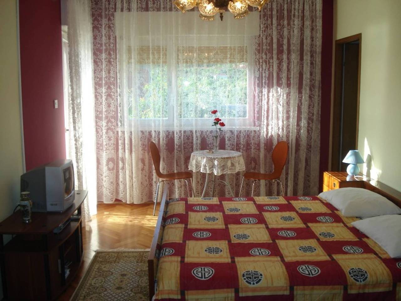 Ganze Wohnung, Romantische Wohnung mit Meerblick Vinišće, Dalmatien in Vinisce, Split-Dalmatien