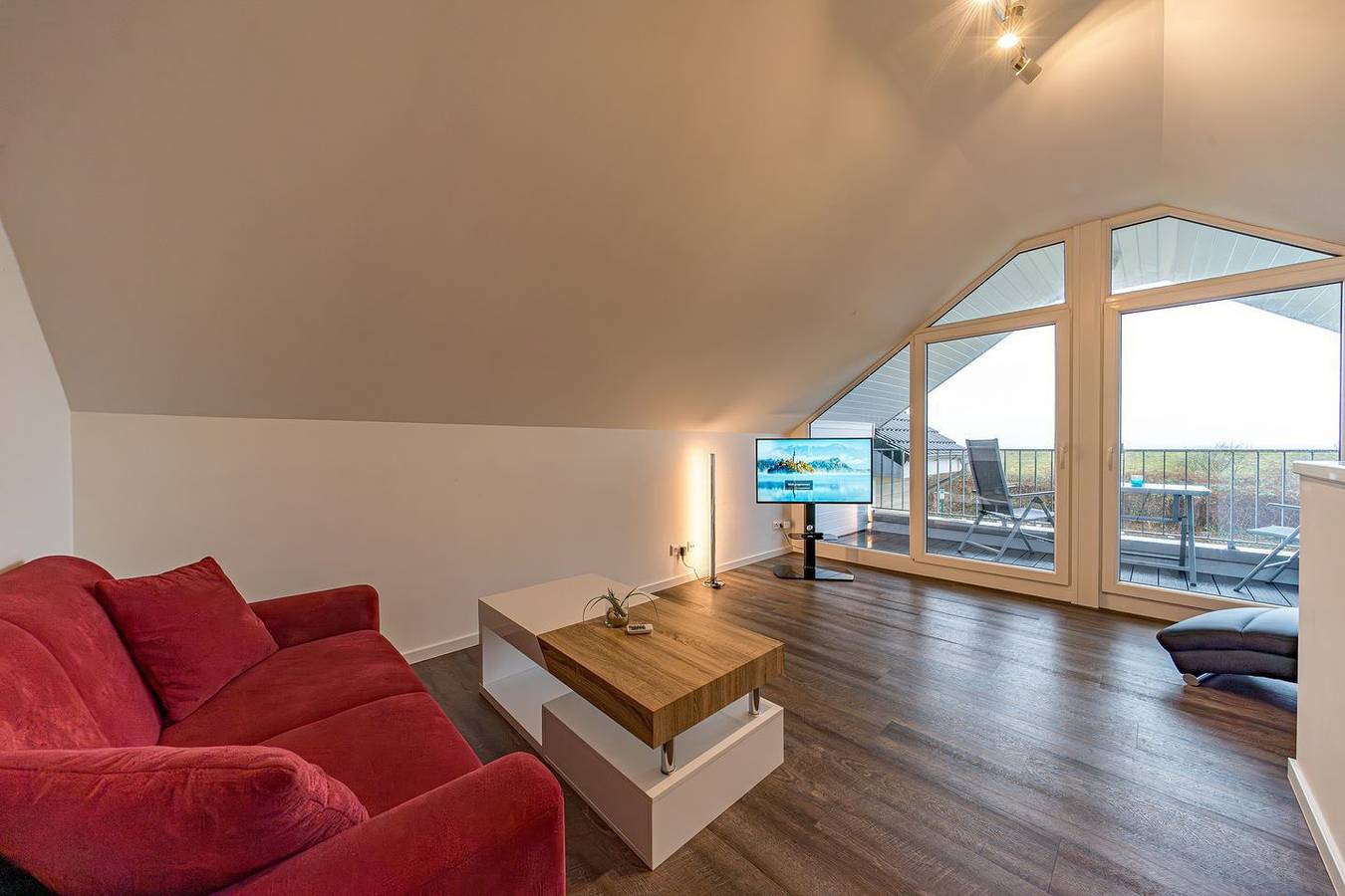 Schönes Ferienhaus mit Sauna, Kamin, großer Süd-Terrasse und Balkon zum Meer in Schillig Strand, Wangerland