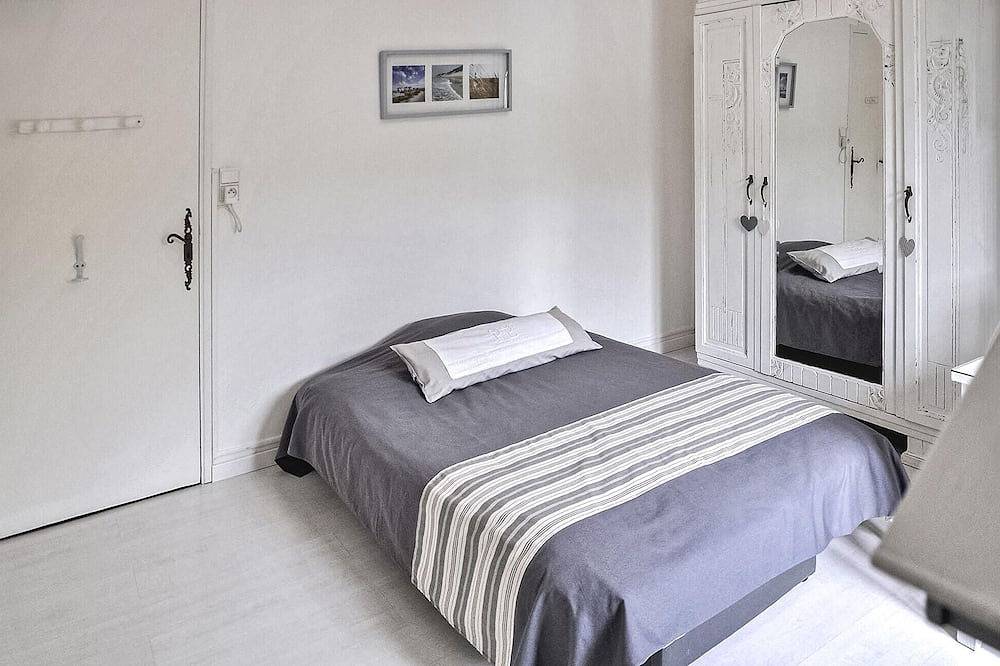 Gorgeous home in Graveson with Wifi in Graveson, Arles region