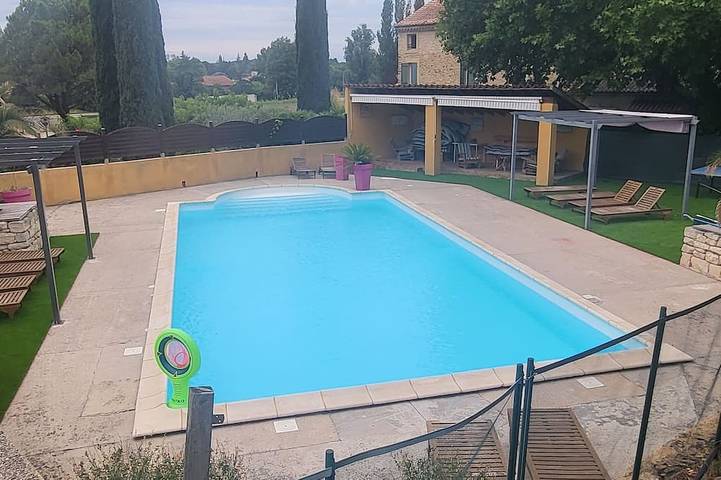 Gîte pour 4 personnes, avec jardin et piscine à Loriol-du-Comtat - 2
