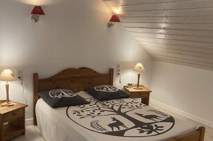 Comfortable and well-kept Vercors house, made beds, closed garage & Wifi in Villard-de-Lans, Parc naturel régional du Vercors