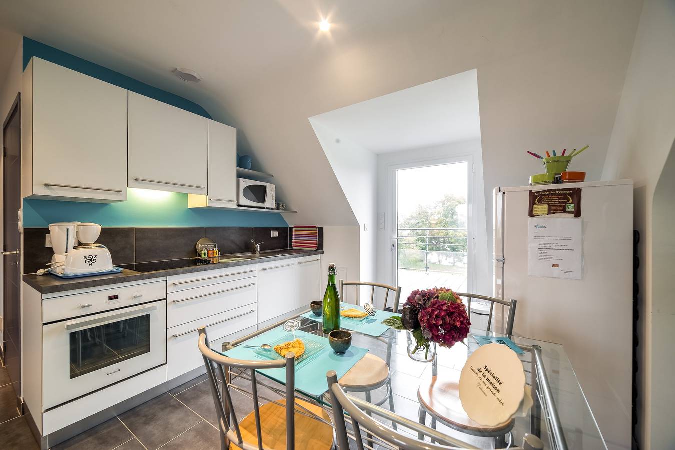 Apartamento entero, Apartamento 'Le Clos Du Pont, Zen' con vistas al mar, piscina privada y Wi-Fi in Noyalo, Côte des Mégalithes
