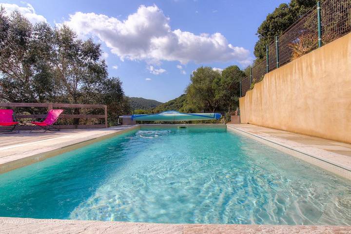Maison de vacances pour 4 personnes, avec Terrasse et Jardin ainsi que Piscine et Vue à Bonifacio