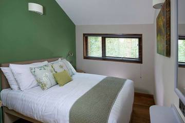 Lodge for 6 People in Delamere, Cheshire, Photo 4