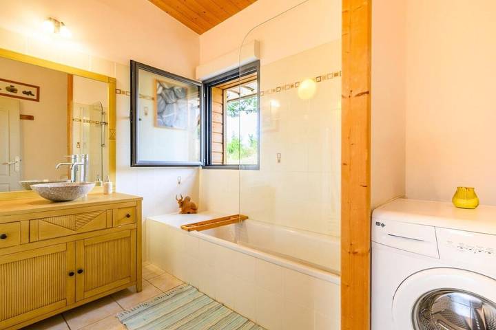 Location de vacances pour 5 personnes, avec piscine ainsi que vue et jardin, animaux acceptés à Roquetaillade - 4