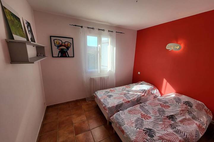 Villa at the foot of Mont Ventoux for 7 people in Malaucène with private pool in Malaucène, Parc naturel régional du Mont-Ventoux