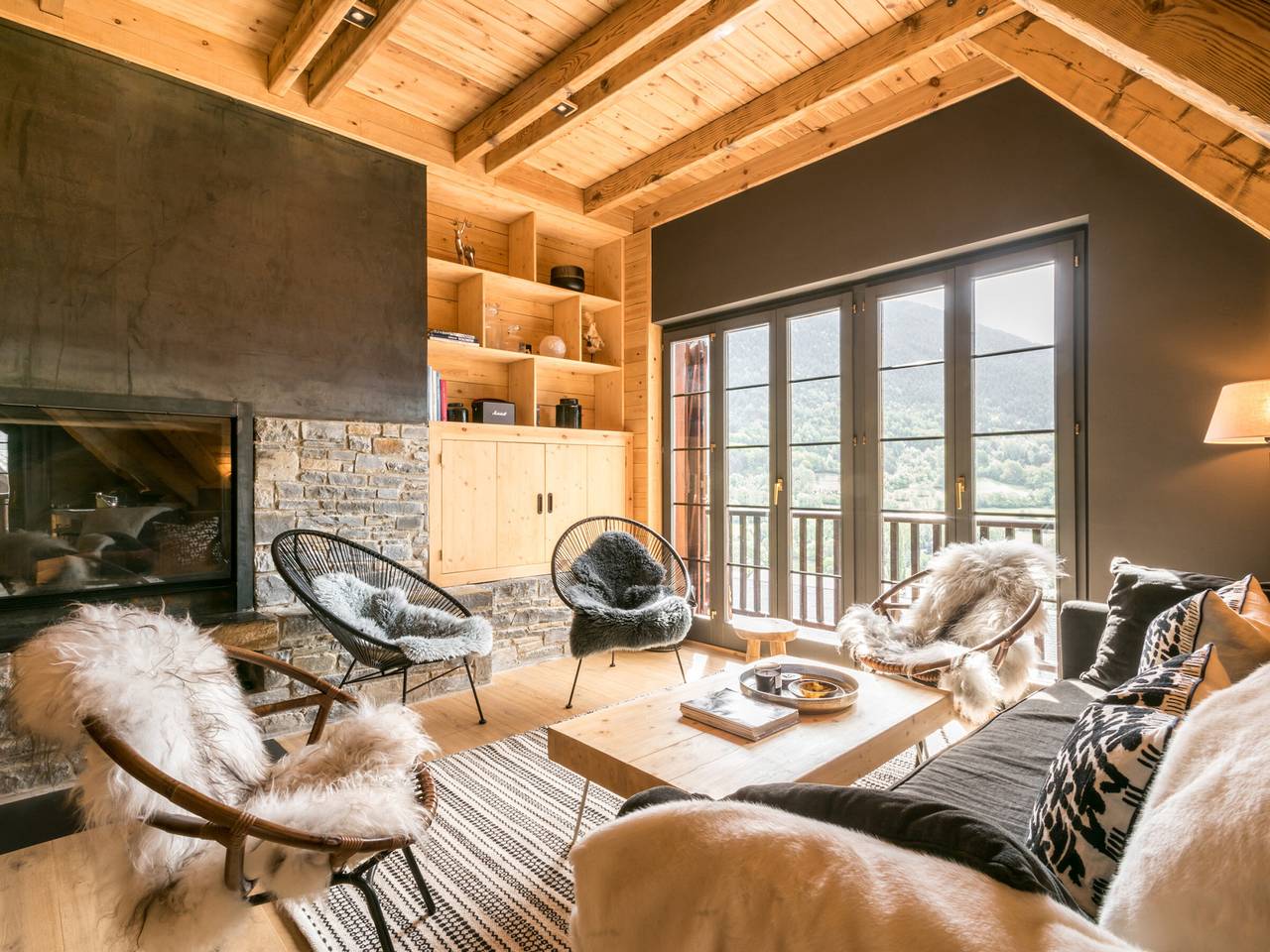 Entire apartment, Luxury Family Duplex in Salardú - Sleeps 11 in Naut Aran, Baqueira Beret