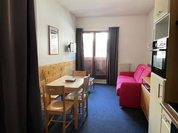 Chalet pour 4 personnes, avec balcon et piscine dans Gourette