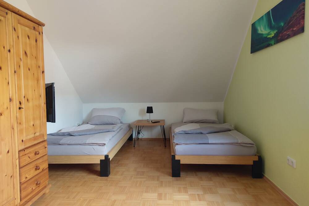 Neu Komfortables Ferienhaus145m² Garten/Grillplatz,800m² Spielwiese,Freizeitpark in Bomlitz, Aller-Leine-Tal