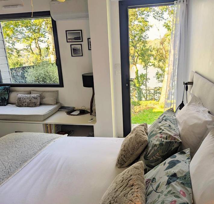 Maison d’hôte pour 3 personnes, avec Jacuzzi et Terrasse ainsi que Jardin et Piscine à Ligné