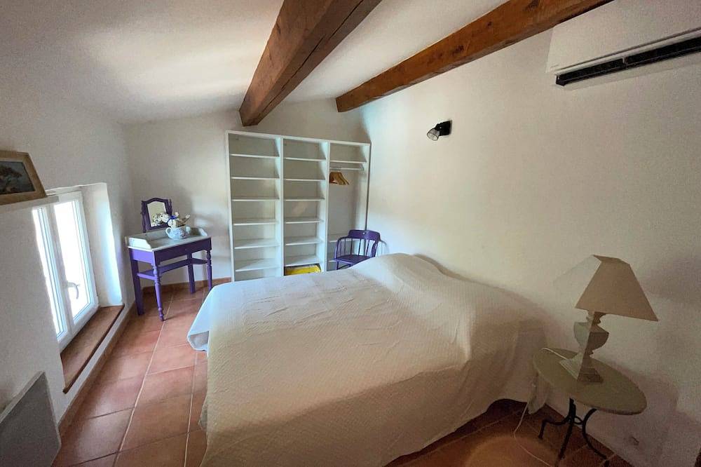 Charming country house with swimming pool, in a peaceful setting to recharge your batteries! in Figanières, Draguignan region