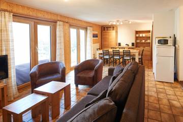 Gîte pour 9 personnes, avec jardin dans Les Collons