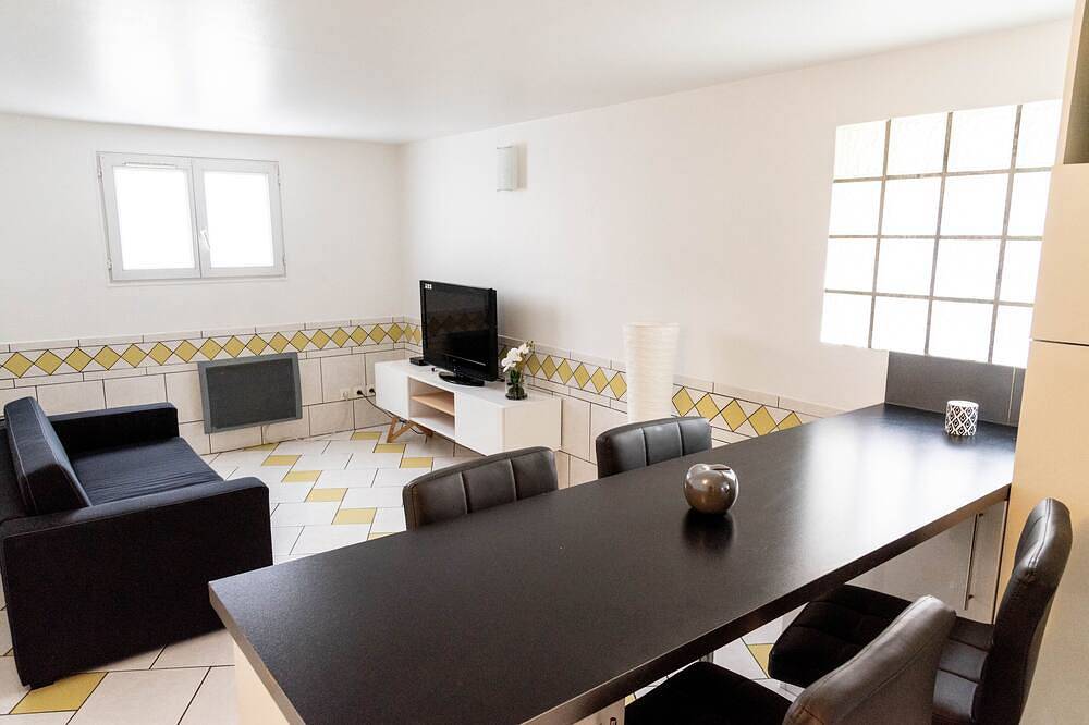 Apartamento entero, T2 acogedor cerca de París, aeropuerto Cdg, Disney in Clichy-sous-Bois, Sena-Saint Denis