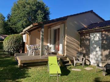 Chalet pour 5 personnes, avec terrasse ainsi que piscine et jardin en Gironde
