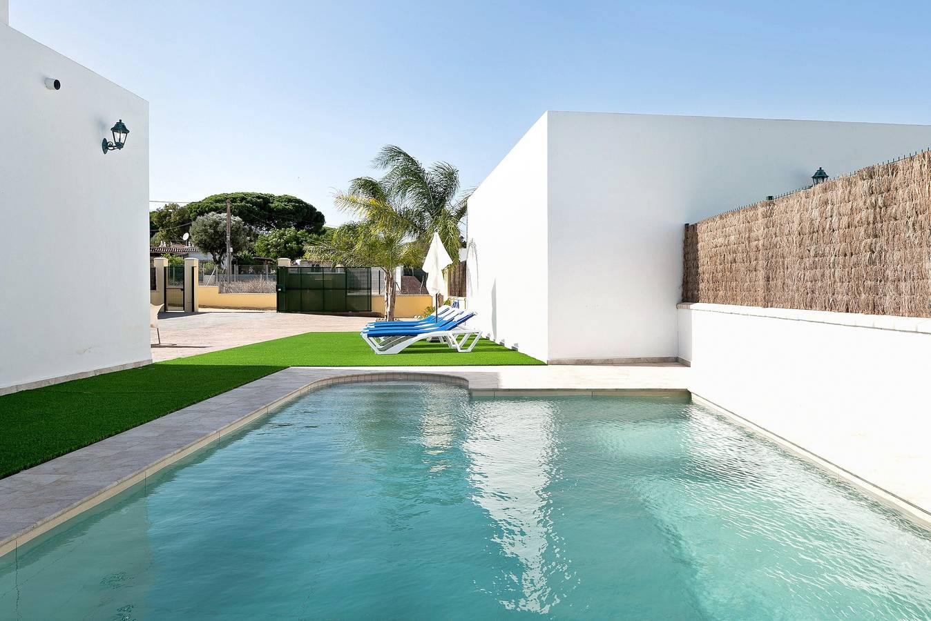 Haustierfreundliches Ferienhaus "Villa Montenmedio - Carmelo" mit Bergblick & Pool in Barbate, Costa de la Luz