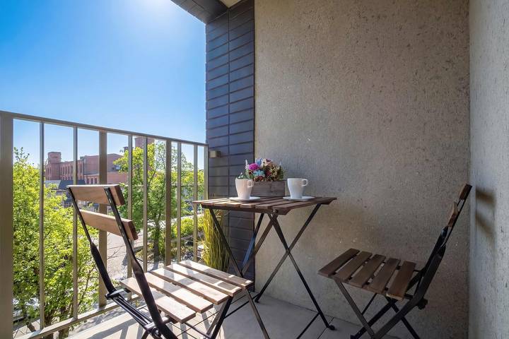 Ganze Wohnung, Bright Apartment in Lodz | Parking, Balcony, Close to Museum in Łódź, Region Lodz