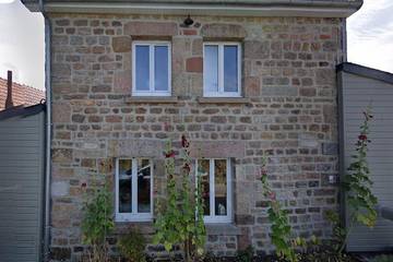 Gîte pour 5 personnes, avec jardin et terrasse, animaux acceptés dans Plage Du Sablon Cosqueville