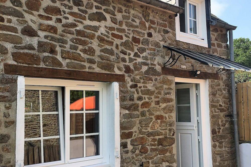 La Petite Quinoise, Cosy au calme avec parking, proche St Malo, Mont St Michel in Plouër-sur-Rance, Dinan region