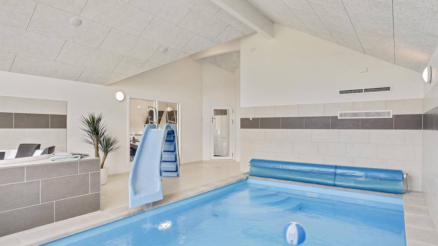 Ferienhaus für 18 Personen, mit Terrasse und Garten sowie Sauna, mit Haustier in Hostrup Strand - 2