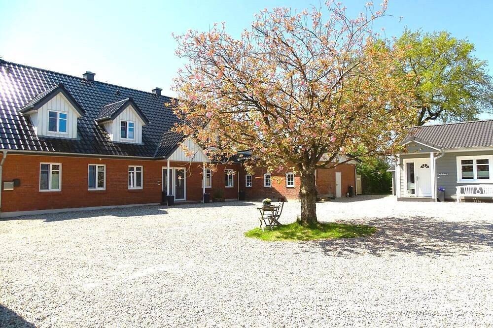 Ganze Wohnung, Exklusive 5 Sterne Fewo, Luv&Lee 1. Etage - 1-4 Personen, Sauna, 5km zum Strand in Dollerup, Schleswig-Flensburg