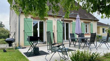 Location de vacances pour 6 personnes, avec jardin et terrasse à Saint-Georges-sur-Baulche