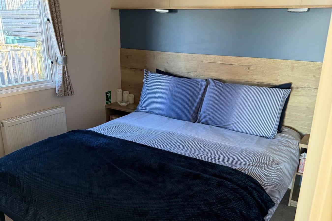 Family Caravan - Sleeps 4 - Dog friendly - Parking in Perranporth, Cornwall