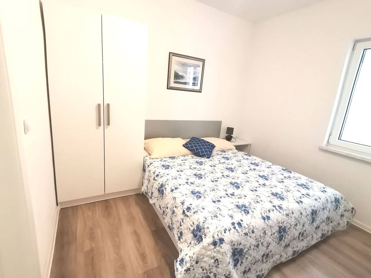 Hel leilighet, Weiße Idylle auf dem blauen Meer in Promajna, Makarska Riviera