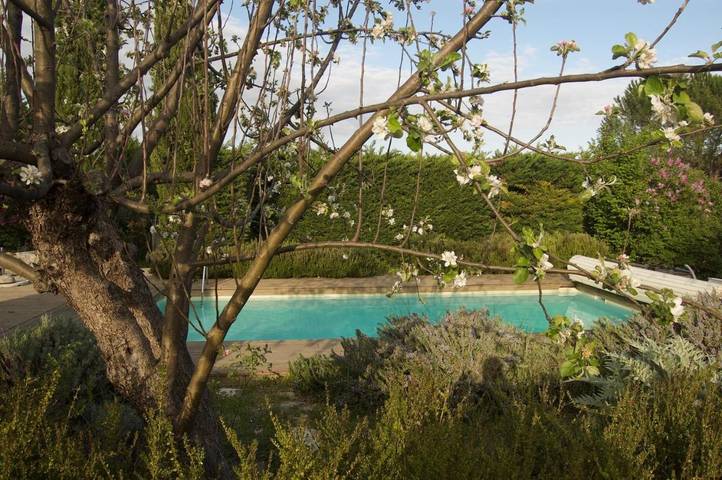 Maison de vacances pour 13 personnes, avec Terrasse et Jardin ainsi que Piscine et Vue à Manosque
