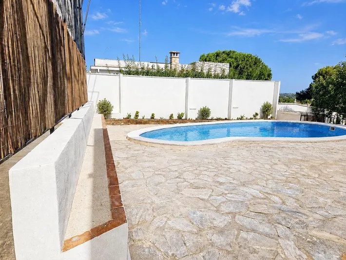 Casa de vacaciones para 11 personas, con vistas además de piscina y jardín - 1