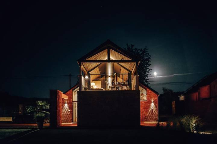 Location de vacances pour 2 personnes, avec Balcon et Jacuzzi ainsi que Terrasse et Jardin à Floreffe