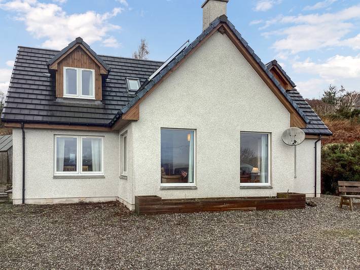 Log cabin for 7 people, with garden, with pets in Loch Ness