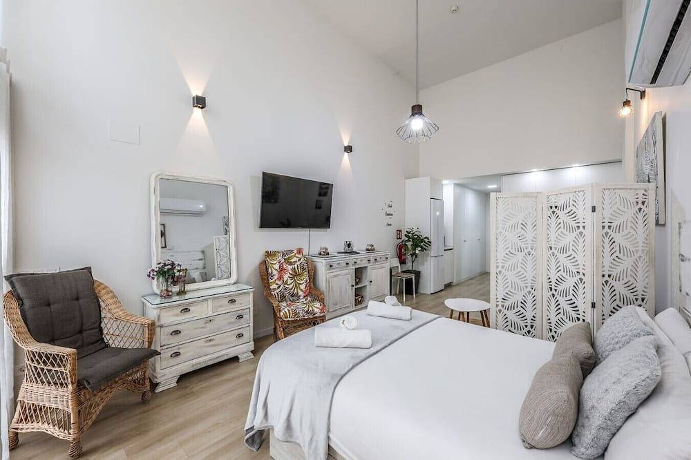 Ganze Wohnung, Fancy Studio with Terrace & Pool in Madrid South in Madrid, Madrid Province