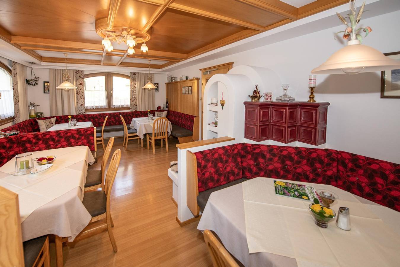 Geräumiges Doppelzimmer mit  Dusche, Wc und Balkon in Rauris, Ski Amadé