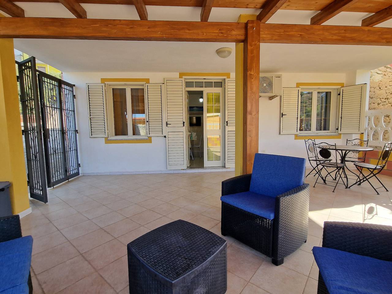 Holiday Home “Casa Flavia” with Air Conditioning & Wifi in Nebida, Iglesias