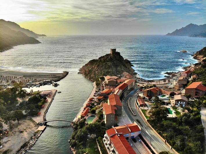 Hôtel pour 3 personnes, avec piscine ainsi que jardin et vue, animaux acceptés dans Port De Porto Ota - 3
