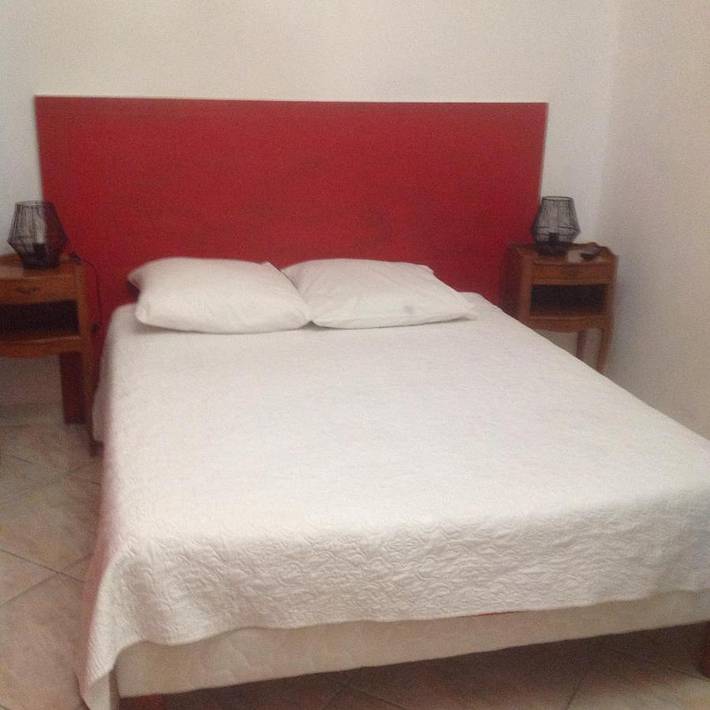 Location de vacances pour 2 personnes, avec jardin ainsi que vue et piscine dans Montlegun - 2