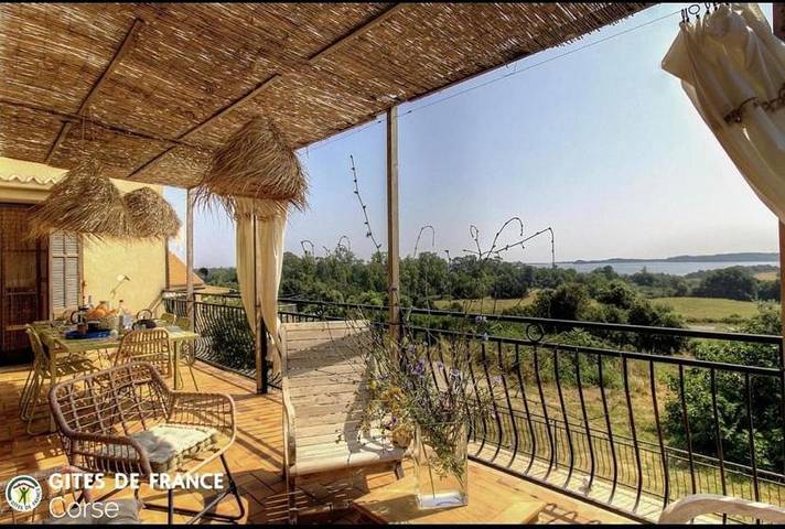 Appartement de vacances pour 6 personnes, avec terrasse ainsi que vue et vue sur le lac, animaux acceptés