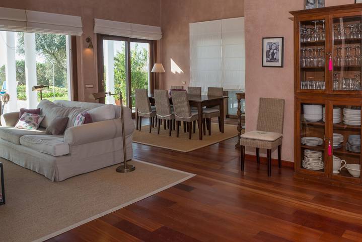 "Villa Lavanda" mit Pool, Wlan, Terrassen und Garten in Benalup-Casas Viejas, Costa de la Luz