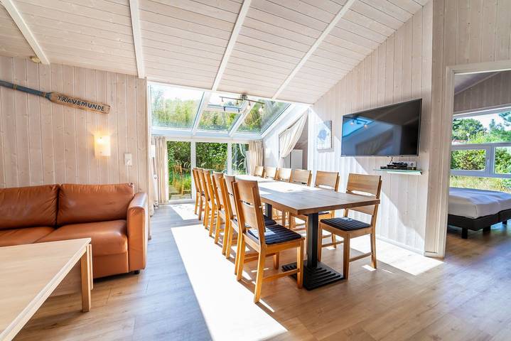 Ferienhaus für 12 Personen, mit Whirlpool und Terrasse sowie Garten und Sauna in der Lübeck - 2