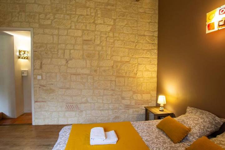 Gîte pour 6 personnes, avec jardin à Ginestet - 4