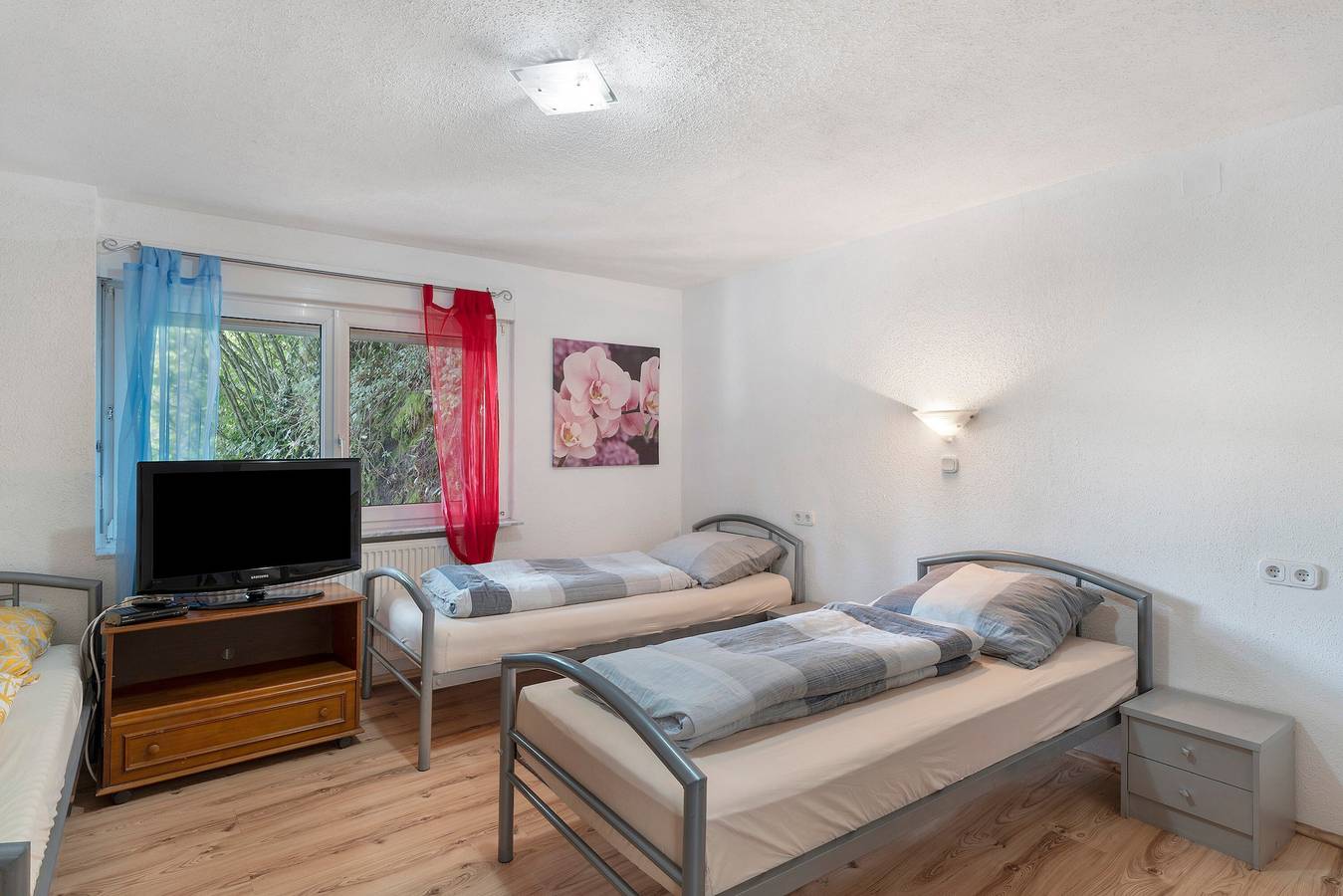 Ganze Wohnung, Apartment '6' mit Gemeinschaftsterrasse und Wlan in Baden-Baden, Nordschwarzwald