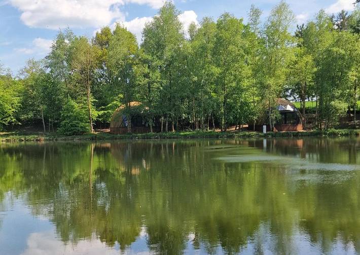 Parc de vacances pour 2 personnes, avec terrasse ainsi que jardin et jacuzzi à Bertogne - 4