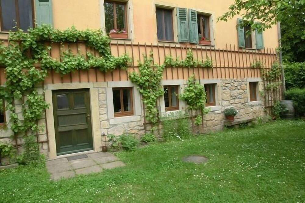 Ganze Wohnung, Ferienwohnung mit Charme, Entspannen mitten im Grünen im schönen Elbtal in Loschwitz, Dresden
