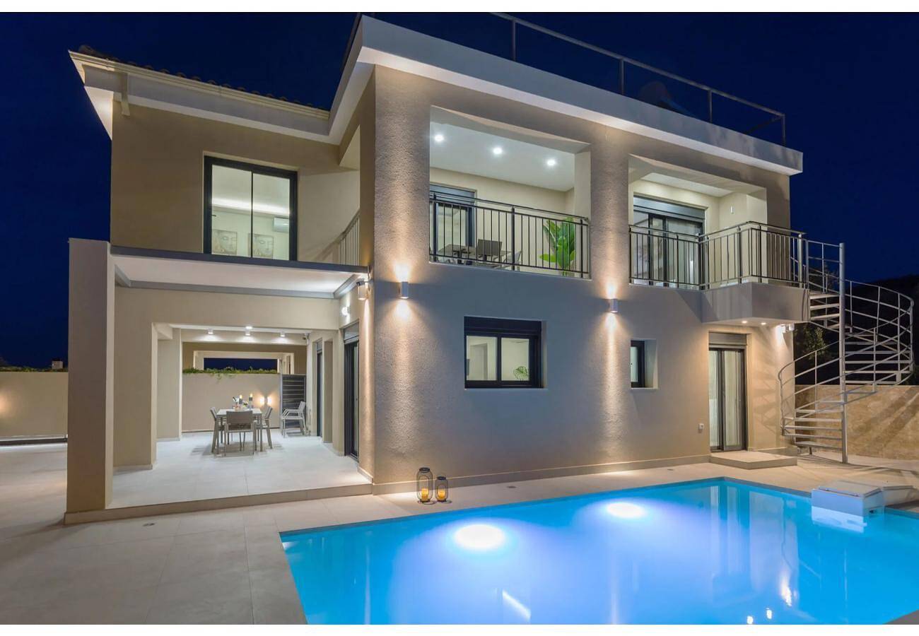 Villa pour 7 Personnes dans Alykanas, Alykes