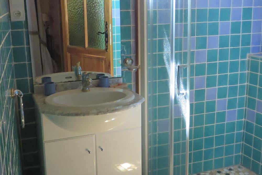 Apartamento entero, Depontet-fronzele oil mill: gite \"le laurier in Lagorce, Ardèche