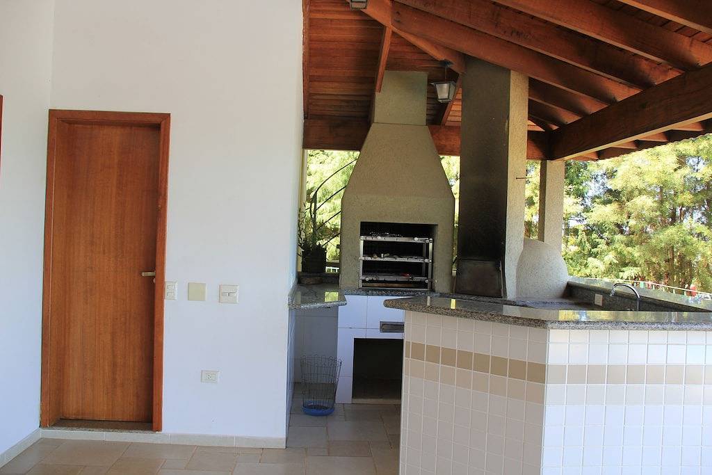 Chácara Condominium, near Sp, heated swimming pool. Ideal for families, children and the elderly in Mairinque, São Paulo (Bundesstaat)