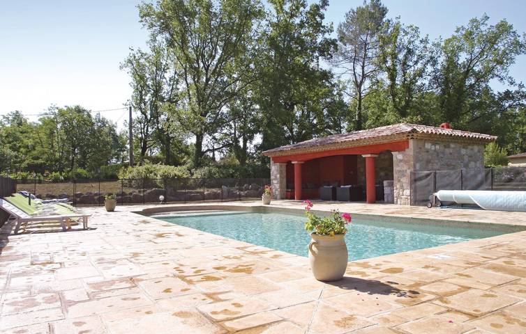 Gemütlicher Rückzugsort für Familien: Pool, Parkplatz, & Internet in Callian, Mittelmeerküste (Frankreich)