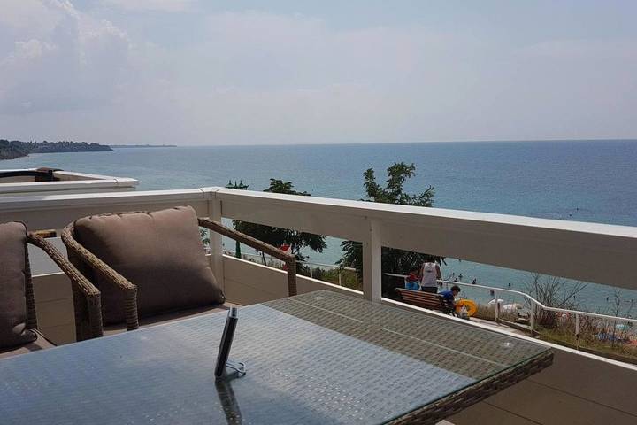 Gîte pour 6 personnes, avec terrasse et vue dans Nea Kallikratia - 4