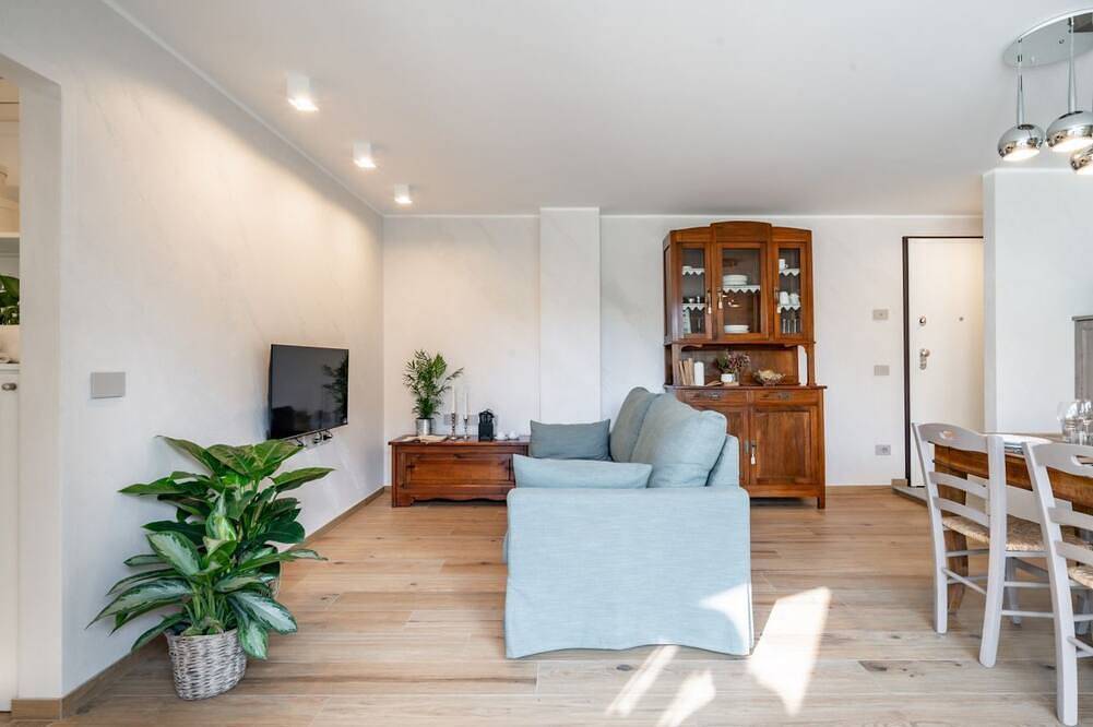 Villa Sunset - with pool and large private arden - few steps from the beach in Dervio, Alpi Orobie Occidentali